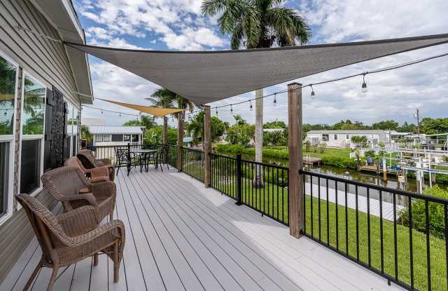 SEASONAL /SHORT-TERM- WATERFRONT- PET FRIENDLY Gallery 1