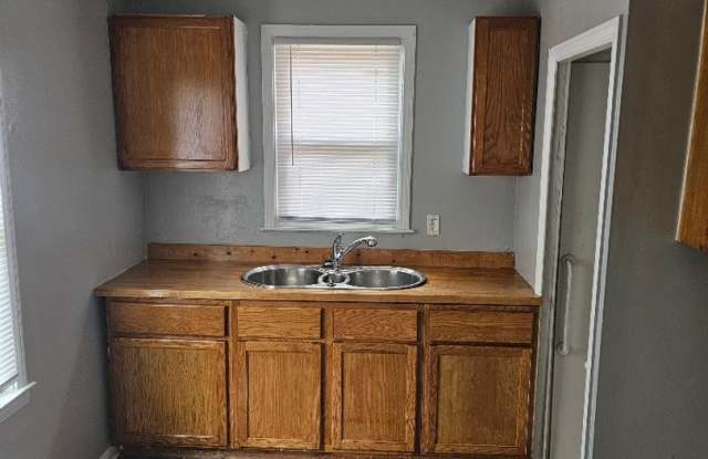 17335 Teppert - 2 BEDS & 1 BATH FOR RENT! Gallery 4