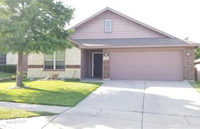 10104 Cougar Trail - 10104 Cougar Trail, Fort Worth, TX 76108