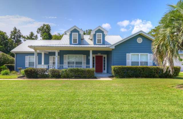 PRICE DROP! INCLUDES BOAT LIFE- A $700 VALUE!! - 22388 Cotton Creek Trce, Gulf Shores, AL 36542