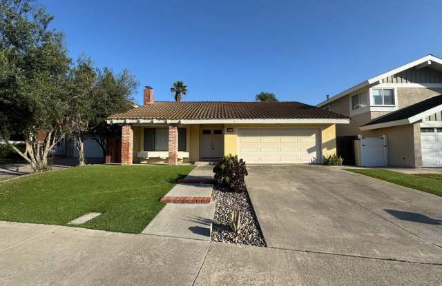 Beautifully Maintained 4Bd/2Ba Home w/Large Back Yard and Fruit Trees! photos photos