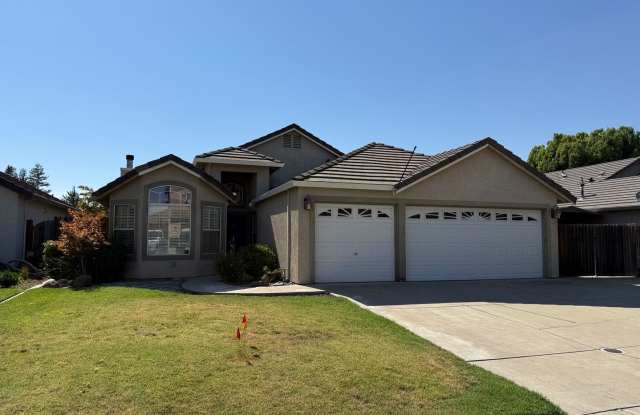 4-bedroom Single Story home in Ripon! - 521 Pecan Drive, Ripon, CA 95366