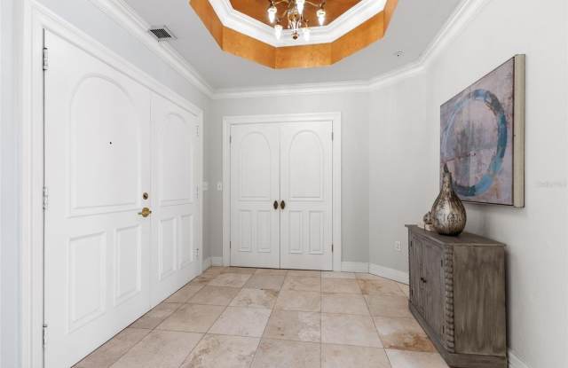 288 BEACH Drive NE Gallery 2