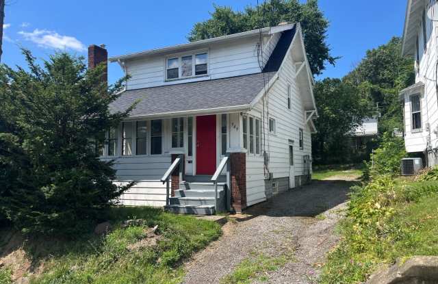 Charming 2-Bedroom Property in Prime Location photos photos