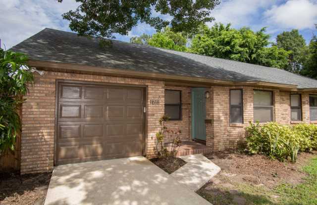 2/2 half duplex with garage in Lake Formosa Neighborhood photos photos 2/2 half duplex with garage in Lake Formosa Neighborhood photos photos