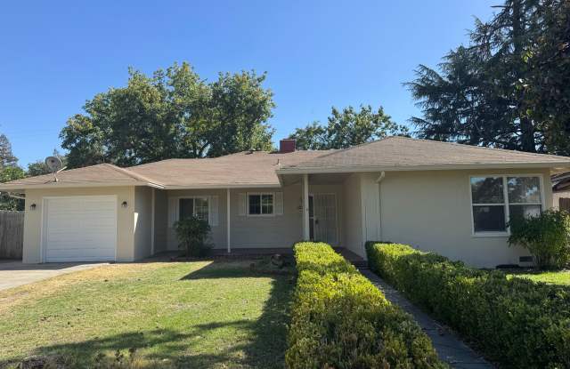 Three Bed, One Bath Home In Lincoln Village Gallery 1
