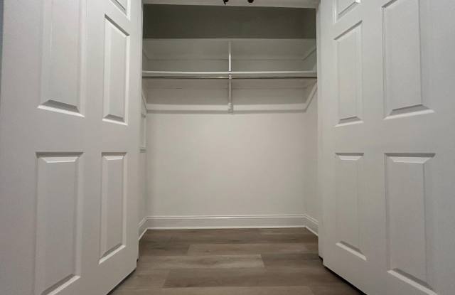 5802 ROYAL RIDGE Drive Gallery 4