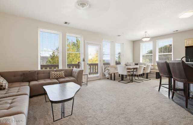 8371 Meadowview Drive Gallery 2
