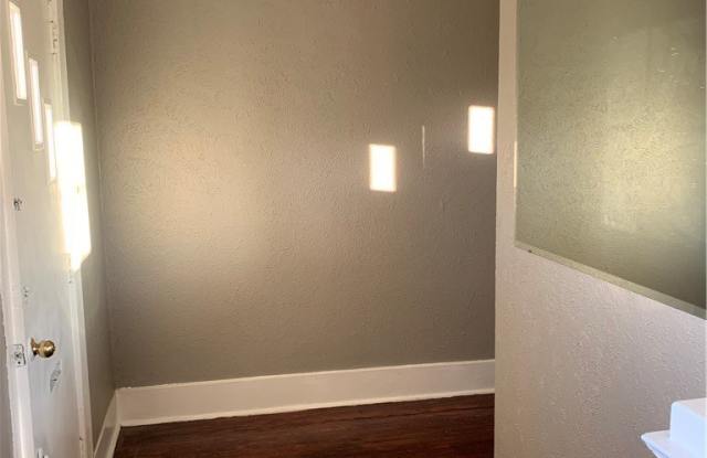 160 Hazelwood Ave Gallery 3