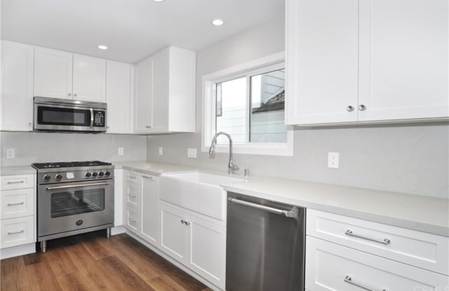 619 Poinsettia Avenue 1/2 - 619 Poinsettia Avenue, Newport Beach, CA 92625