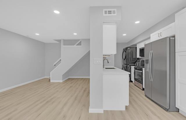 1353 Cove Drive Gallery 4