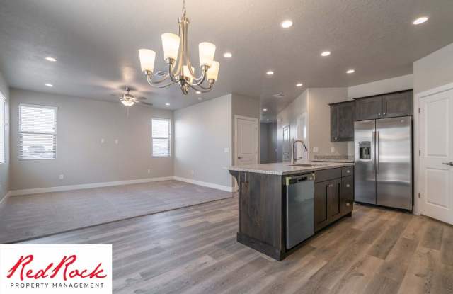 Small Dog Friendly Beautiful Townhome in Hurricane with Amazing Views! photos photos