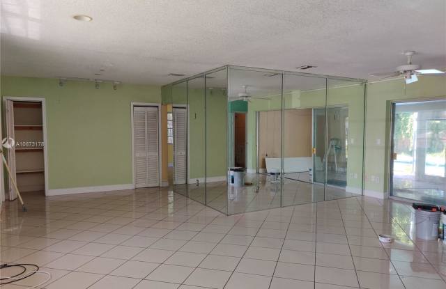 6041 SW 93rd Pl Gallery 4