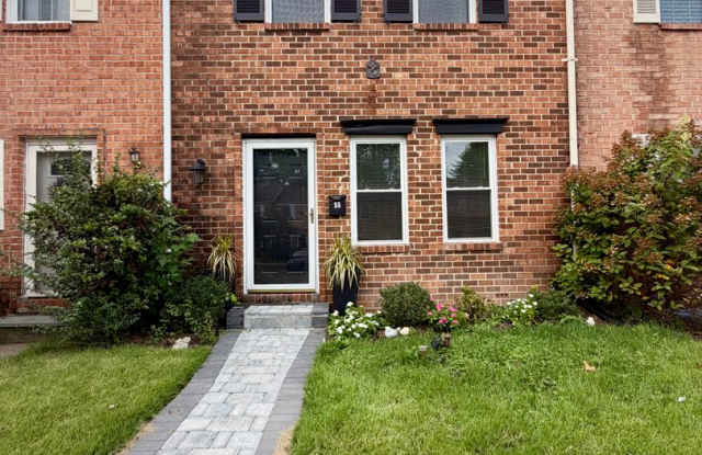 Stunning 2-Bed/2-Bath in Olde Colonial Greene. Available NOW! Gallery 3