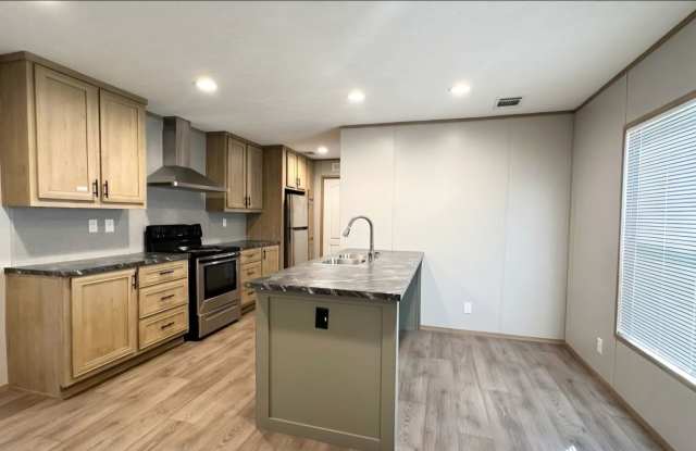 Cozy & Updated 2 Bed / 2 Bath Mobile Home in Snellville! Gallery 3