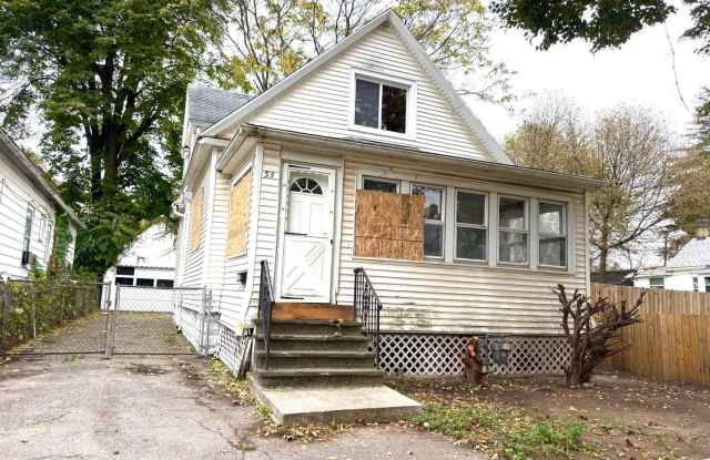 GREAT CONDITION SINGLE FAMILY W/ LOTS TO OFFER FOR RENT !!! Gallery 3