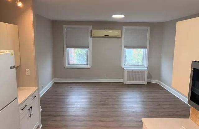 2917 W GIRARD Avenue Gallery 3
