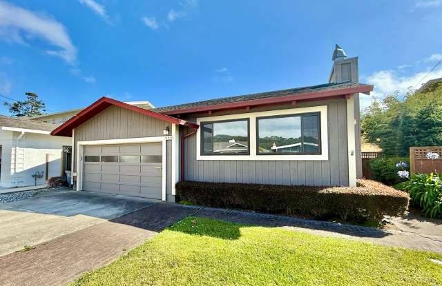 Renovated 3bed/2bath Linda Mar Rancher (Backs to Creek) - 840 Dell Road, Pacifica, CA 94044