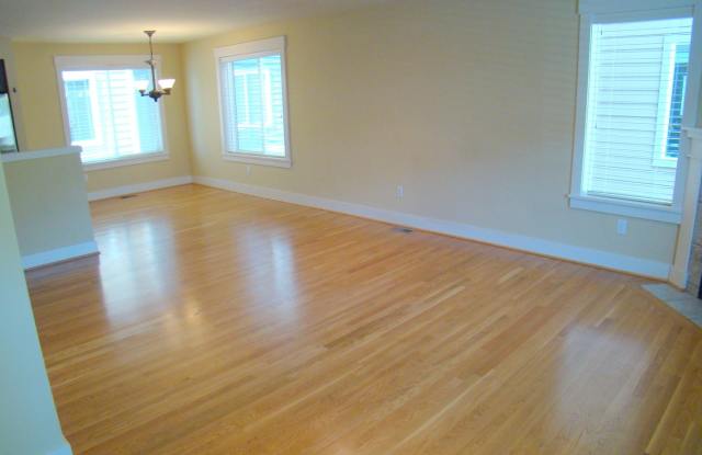 5227 Russell Ave NW - B Gallery 2
