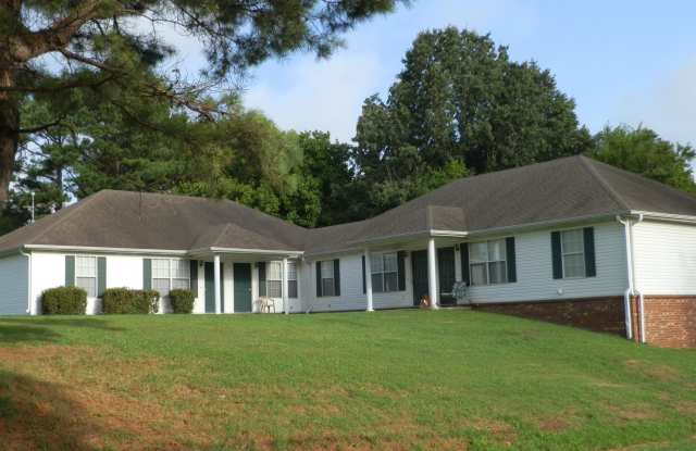 705 Hillview Drive - 4 photos photos