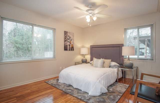 Charming 2 bedroom 1 bath Gallery 2