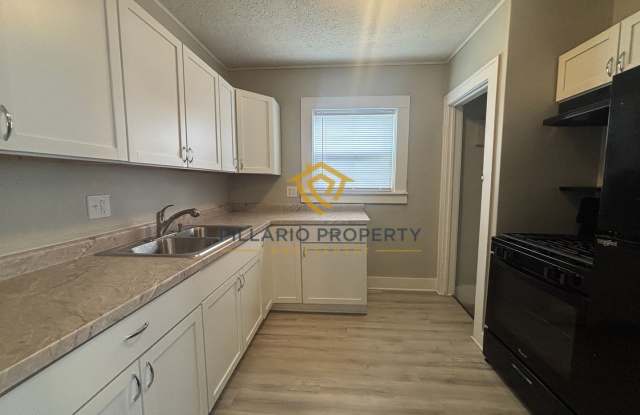 $250 OFF MOVE IN COSTS! Renovated 3 Bedroom 2 Bathroom in Brookside Park available now! Gallery 3