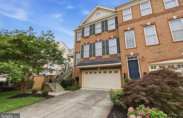 25653 AMERICA Square photos photos