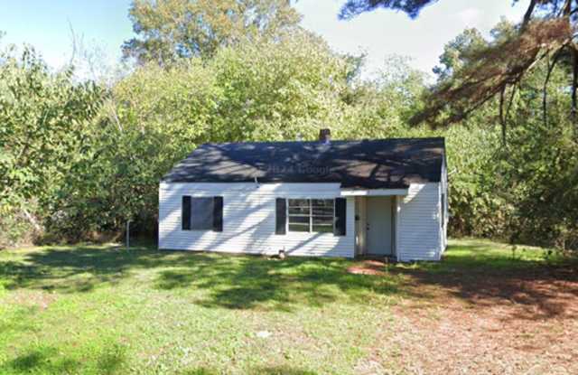 Cozy 2BR 1BA on large lot. - 35 Parkdale, Helena-West Helena, AR 72390 Cozy 2BR 1BA on large lot. - 35 Parkdale, Helena-West Helena, AR 72390