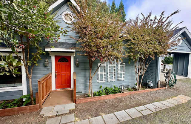 Serene Saratoga Guest Home with huge Deck for Rent -Tranquil, peaceful yet close to Downtown! - 14075 Saratoga Avenue, Saratoga, CA 95070