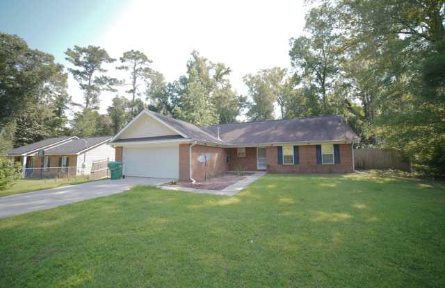 3 Bed / 2 Bath Home W/ BONUS room and Garage in Midway photos photos