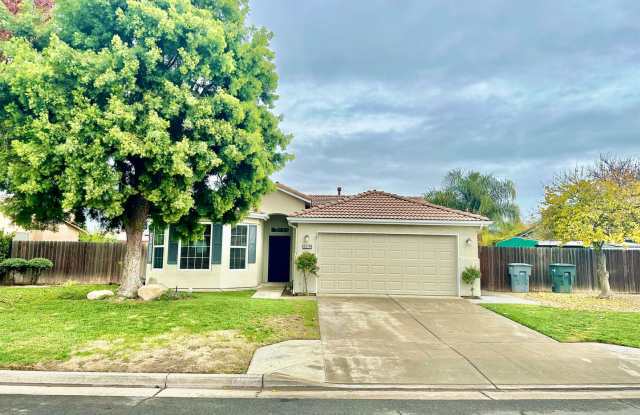 Stunning Sunnyside 3/2 - 2479 South Preuss Avenue, Fresno, CA 93727