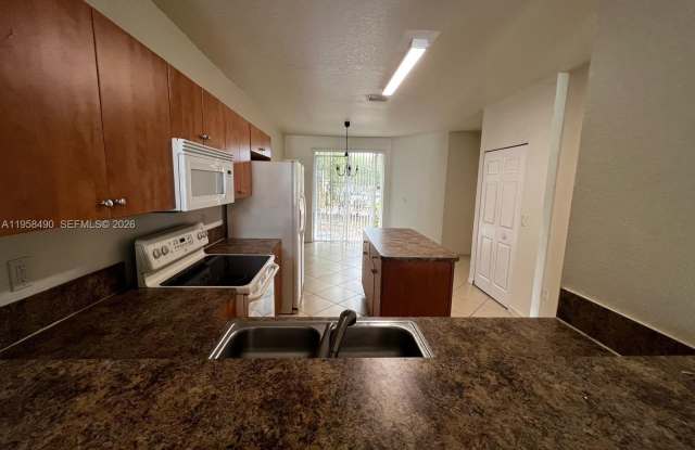 1909 Hibiscus Ln photos photos