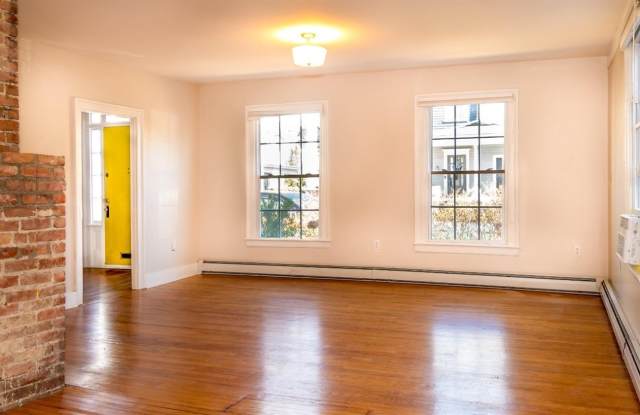 317 Union Street Gallery 2