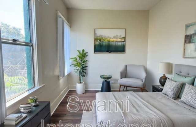 1128 3/4 E. 49th St. Gallery 3