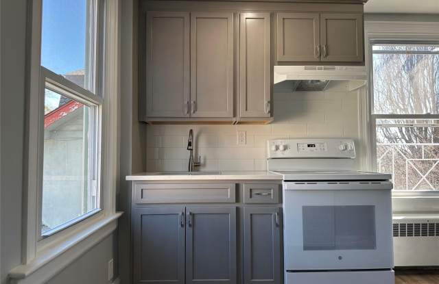 54 4th Avenue unit: 4 photos photos