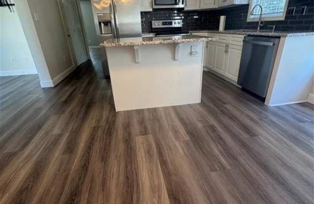 533 Leawood Cir Gallery 3