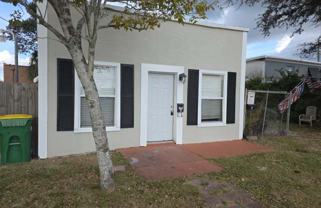 110 Lemon St A - 110 Lemon Street, Cocoa, FL 32922