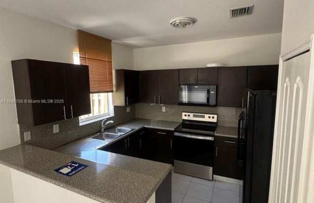 15071 SW 9th Lane, Miami, FL 33194 photos photos