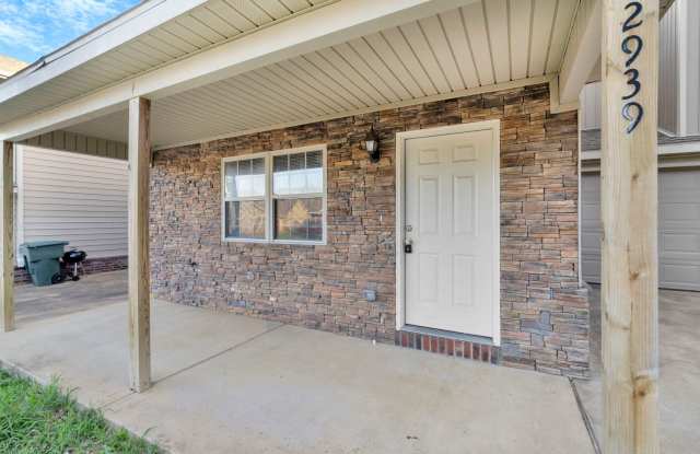 4 Bedroom 2.5 Bath Townhome near Centennial Park! Fenced Yard! Gallery 4