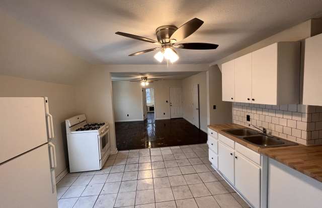 975 Euclid Street - 2 photos photos