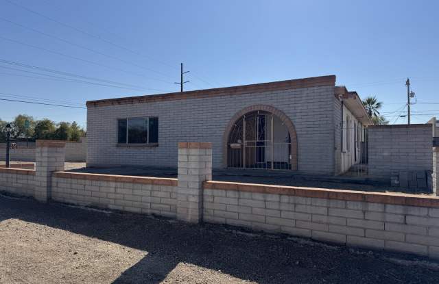 972 E Edison Street - 972 East Edison Street, Tucson, AZ 85719