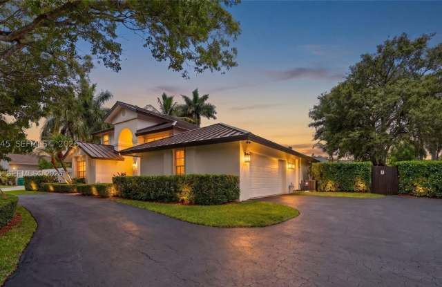 8224 SW 178th Ter Gallery 4