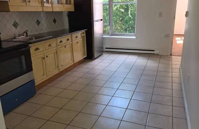 536 N pearl Gallery 4