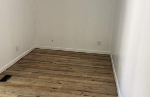 7040 Media Drive Gallery 4