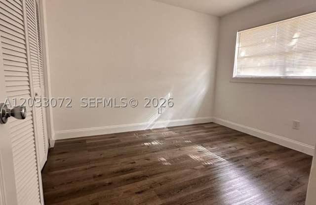 5540 SW 38th Ct Gallery 4
