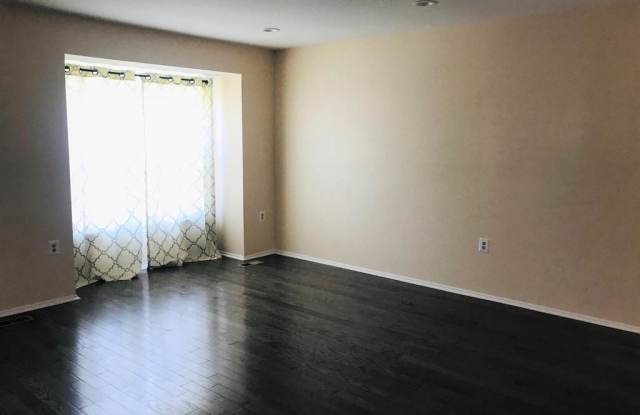103 LAZY HOLLOW DR Gallery 2