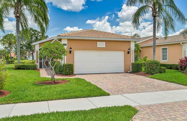 ** Immaculate,  3 Bed/2 Bath Lake Front Pool Home in Naples ~ Available NOW** photos photos