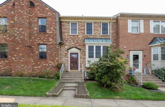3951 ROSEBAY COURT Gallery 2