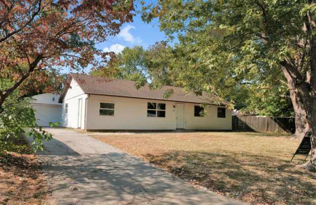 Charming & Updated Ranch Home with 2-Car Garage & Fenced Yard Gallery 3