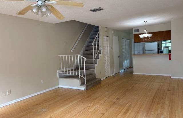 2bed/2.5bath townhome in Victoria Terrace only $1540/month Water included! Available Oct 1st Gallery 4